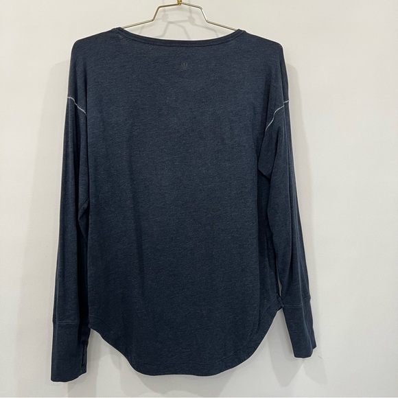 Lululemon Yogini 5 Year Long Sleeve Tee Pima Cotton Size 12/14 Navy Blue - Picture 2 of 7